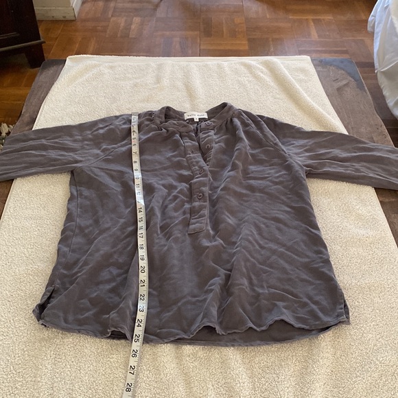 Bella Dahl from Neiman’s 100% Tencel great blouse. Gorgeous material. So comfy! - Picture 9 of 11